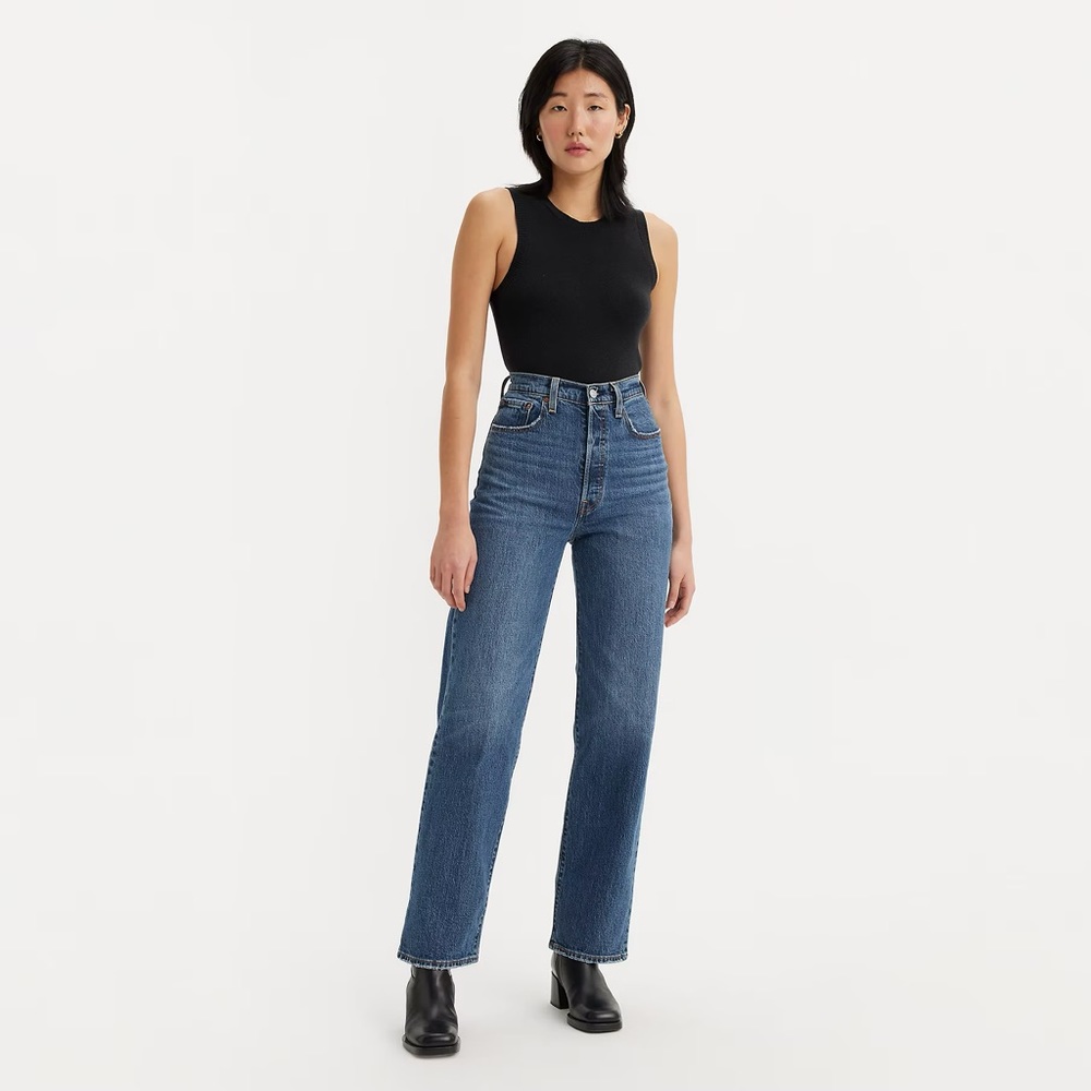Levi’s Ribcage Straight Jeans in size 29
